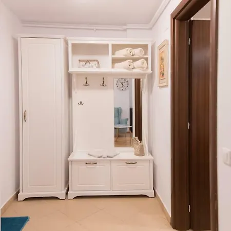 Apartment Colina Marei *